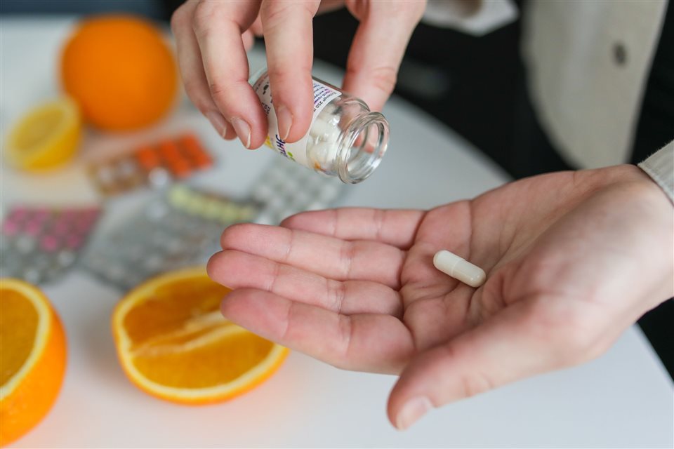 Az immunrendszert ősszel vitaminokkal, nyomelemekkel és a szervezet mikrotápanyag-ellátottságának kiegyensúlyozásával lehet támogatni.