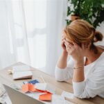 A folyamatos stressz hosszú távon hatással lehet a kortizolszintre és a hormonok egyensúlyára.